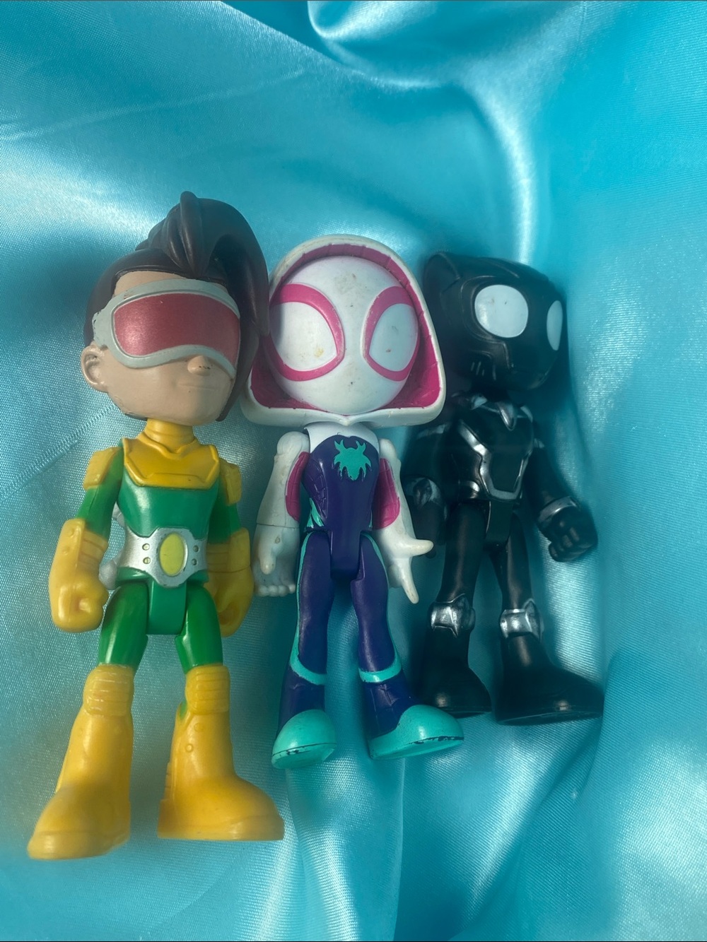 Spidey and his amazing friends Spider-Gwen & Friends Kids Action Figure Bundle